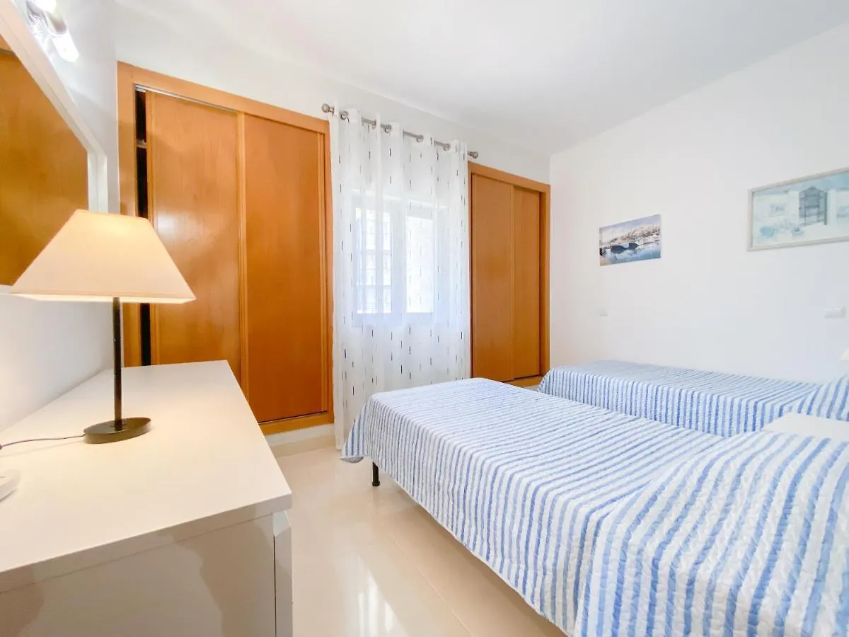 Spacious Modern Apartment With Swimming Pool #1905 Lagos